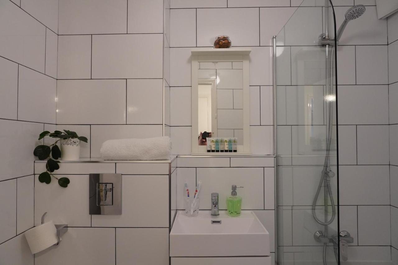 2bedrm-4guests-parking-nearstation Appartement Londres